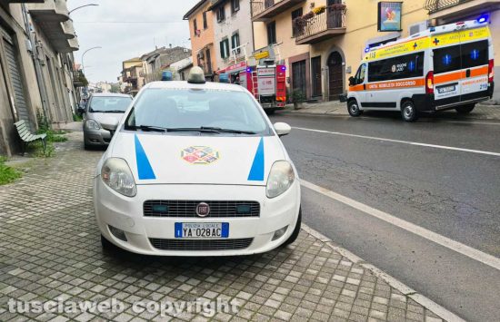 L'intervento di polizia locale, ambulanza e vigili del fuoco a Zepponami