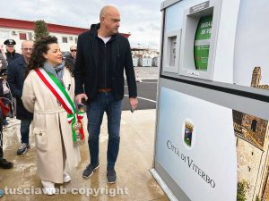 Viterbo - Chiara Frontini e Giancarlo Martinengo all'inaugurazione del centro comunale di raccolta Poggino
