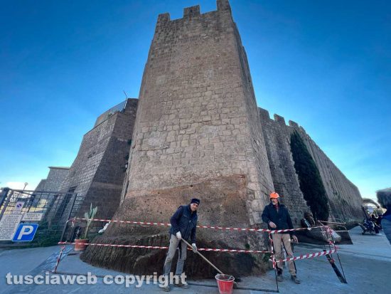 Viterbo - Interrotto il cantiere alla torre di piazzale Gramsci