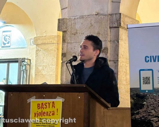 Civita Castellana - La fiaccolata per dire no alla violenza - Simone Brunelli (Pd)