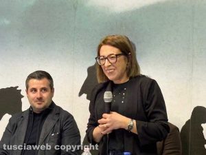 Civita Castellana - Valentina Carrisi, segretaria del circolo di Fratelli d'Italia, con il sindaco Luca Giampieri