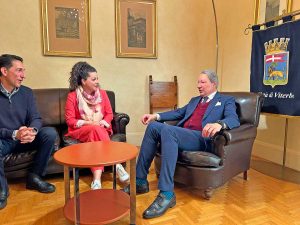 Viterbo - La sindaca Chiara Frontini incontra il general manager di Roma Cruise Terminal John Portelli