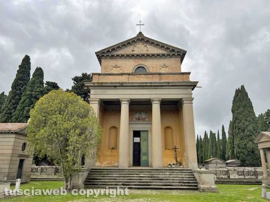 Viterbo - La chiesa di San Lazzaro al cimitero