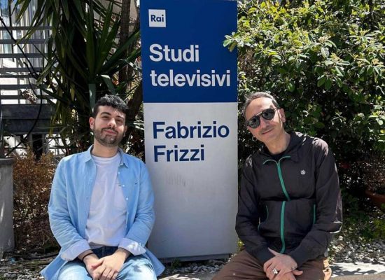 Saverio Beccaccioli e Maurizio Gregori di Orchestralunata negli studi televisivi di Rai Due