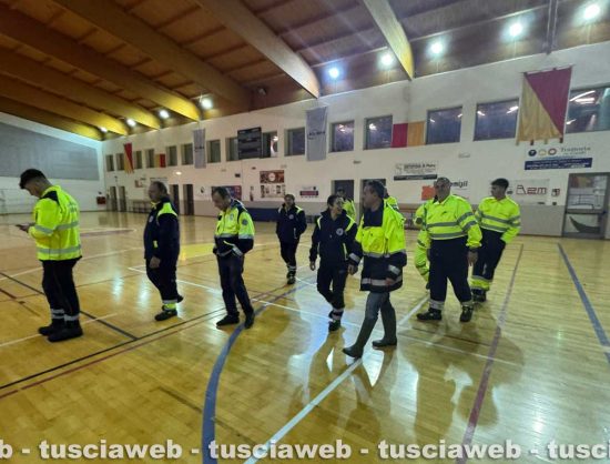 Violento nubifragio su Bolsena, allagamenti in città e strade invase da detriti