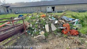 Viterbo - San Lazzaro - La discarica vicino al campo comune