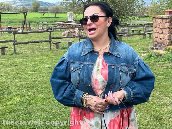 Viterbo - L'influencer e tiktoker napoletana Rita De Crescenzo al Tusciaflowers