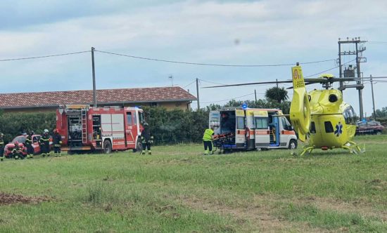L'elisoccorso e un ambulanza del 118, i vigili del fuoco e carabinieri