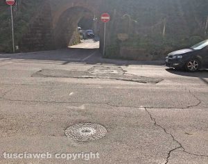 Viterbo - Strisce pedonali in via Genova