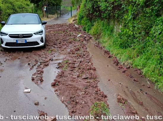 Violento nubifragio su Bolsena, allagamenti in città e strade invase da detriti