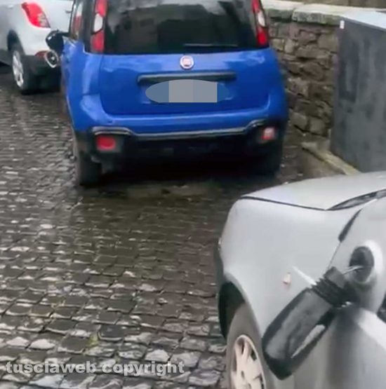 Viterbo - Specchietti rotti a Pianoscarano