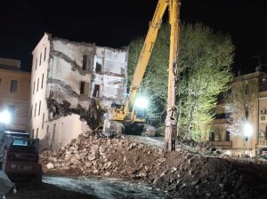 Civitavecchia - Demolizione palazzine Ater