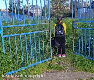 Viterbo - Ingresso alla palestra della scuola media Egidi