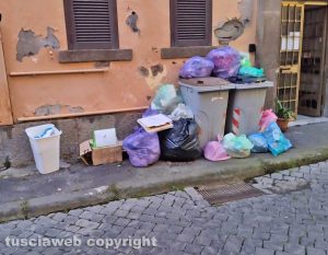 Viterbo - Rifiuti abbandonati