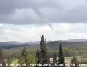 Un cono di nubi sopra Centeno