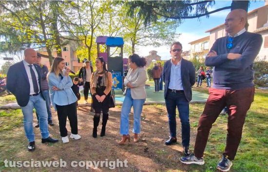 San Martino al Cimino - I nuovi giochi al parco comunale in piazza Donna Olimpia