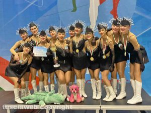 Le majorette Starlight Ferentum di Grotte Santo Stefano