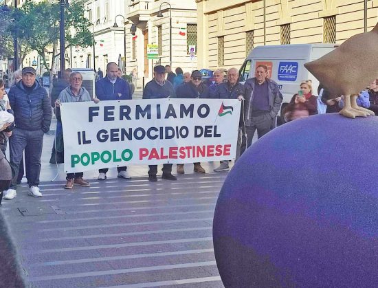 Civitavecchia - il sit-in promosso da Anpi davanti al Traiano