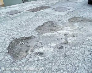 Viterbo - Degrado a via dell'Arma dei carabinieri 