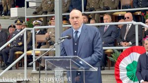 Il ministro Guido Crosetto al giuramento del 27esimo corso degli allievi marescialli dell’Esercito italiano e dell’Aeronautica militare