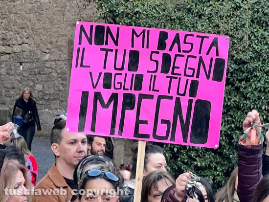 Viterbo - La manifestazione contro la violenza di genere 