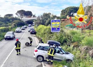 Civitavecchia - Frontale tra due auto sull'Aurelia