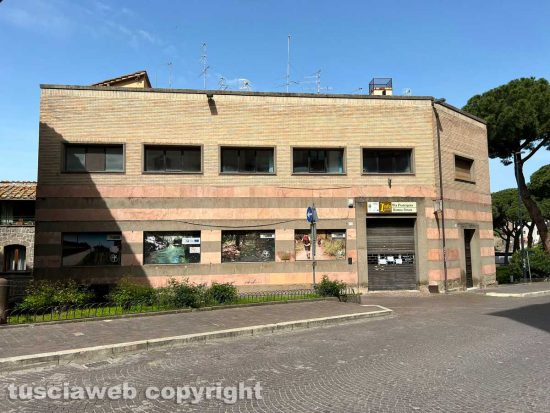 Pasqua: pochi turisti, info point per i pellegrini chiuso e fontane a mezzo servizio - L'info point appena inaugurato e in questi giorni chiuso