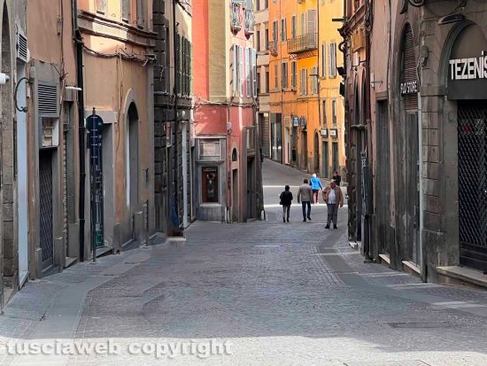 Pasqua: pochi turisti, info point per i pellegrini chiuso e fontane a mezzo servizio - Corso Italia