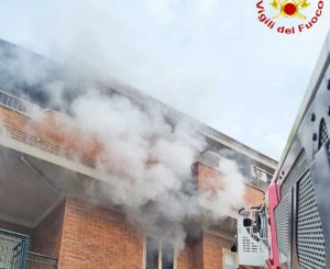 Santa Marinella - A fuoco un appartamento in via delle Colonie