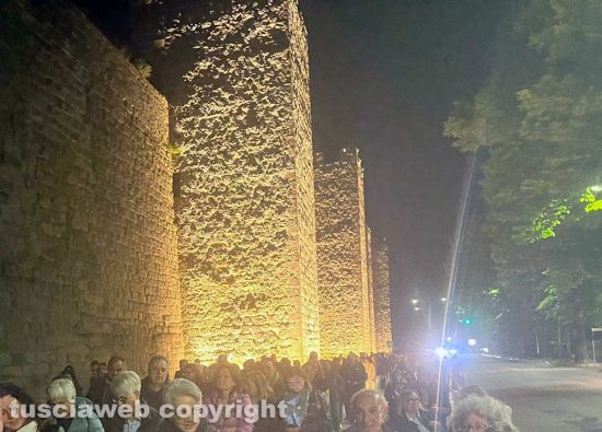 Viterbo - Illuminazione delle mura medievali