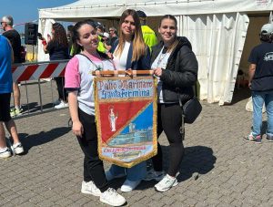 Civitavecchia - Palio Marinaro di Santa Firmina, le studentesse dell'IIS Stendhal conquistano lo stendardo juniores