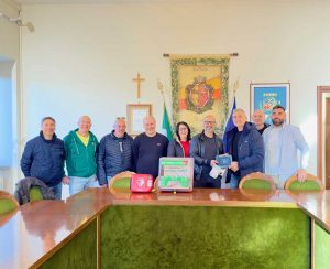 La consegna del defibrillatore al comune di Vejano