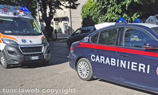 Montefiascone - Uomo si sente male e si accascia a terra - L'intervento dei carabinieri e del 118 sulla Umbro Casentinese