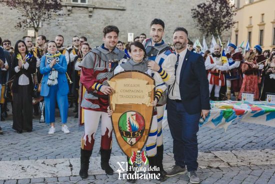 Amelia trionfa alla Parata della tradizione - Foto di Antonio Graziano dalla pagina Facebook delle Sbandieratrici & Musici città di Viterbo 