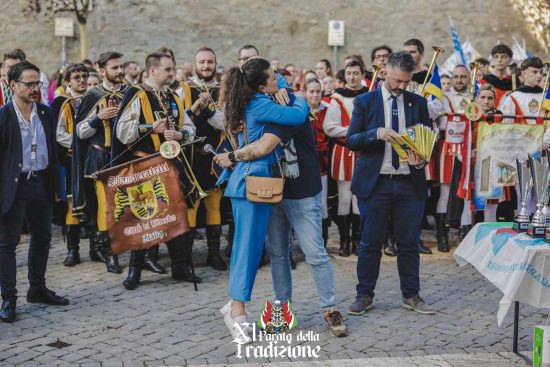 Amelia trionfa alla Parata della tradizione - Foto di Antonio Graziano dalla pagina Facebook delle Sbandieratrici & Musici città di Viterbo 