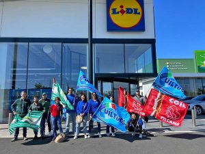 Viterbo - La protesta dei lavoratori della Lidl