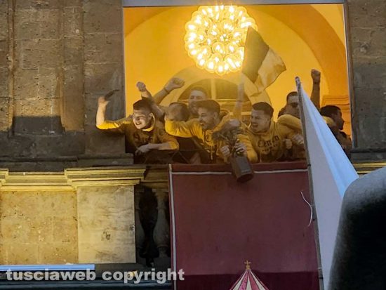 Acquapendente - Pugnaloni - I vincitori del gruppo Porta della Ripa nel palazzo dl comune