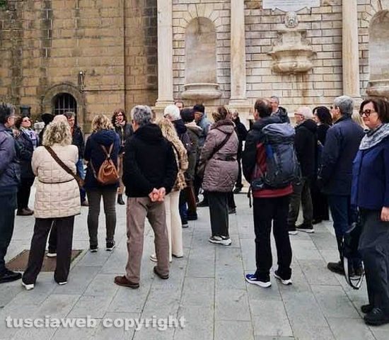 Turisti a Farnese