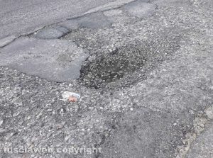 Viterbo - Buche in via Ricci