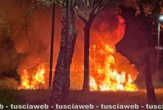Calcata - Auto in fiamme