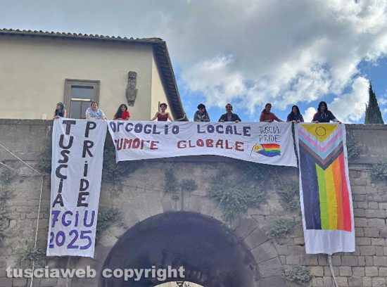 TusciaPride - Il flashmob in via San Lorenzo