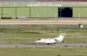 Aeroporto - Primo atterraggio civile a Viterbo