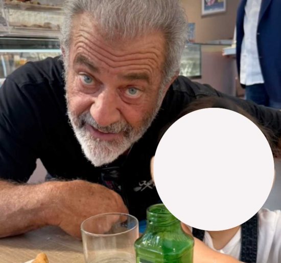 Mel Gibson a Viterbo ha fatto colazione alla pasticceria la Dolce vita