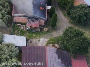 Vitorchiano - Capannone in fiamme