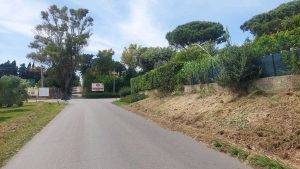 Tarquinia - Sfalcio in strada di Marina Velka