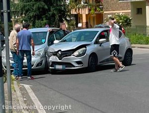 Viterbo - Scontro tra due auto al Murialdo