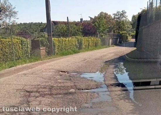 Viterbo - Il dissesto di via Costa Volpara 