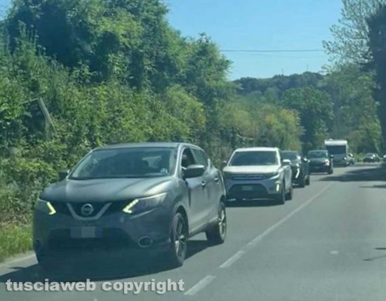 Primo maggio - Traffico sulla Tuscanese in direzione mare