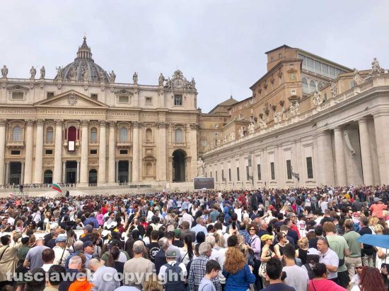Il primo Regina Coeli di Leone XIV - Piazza San Pietro