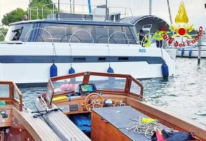 Venezia - Donna morta dopo essere caduta da un catamarano